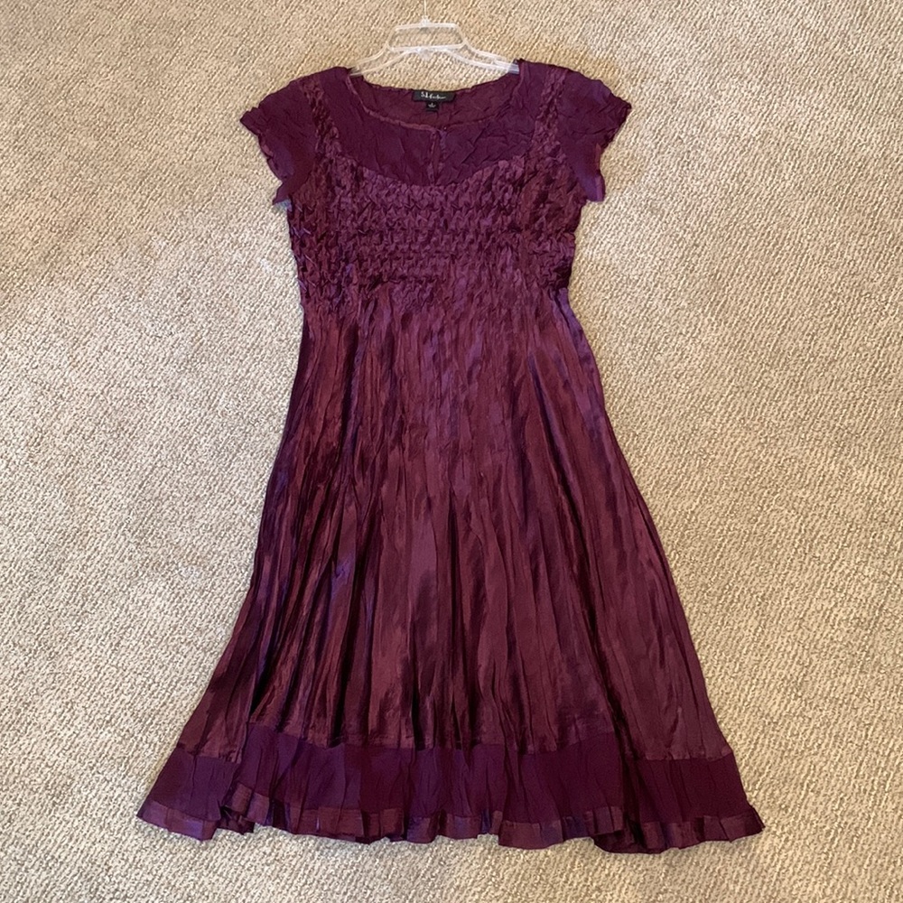 S.L. Fashions Short Sleeve Midi Dress